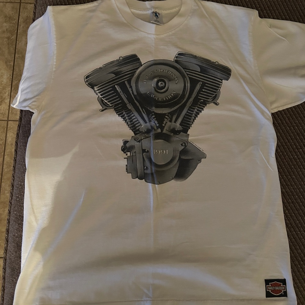 Harley Davidson 1991 Vintage White Short Sleeve Tee with Bold Engine Graphic